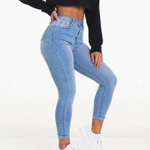 NVGTN Navishape Light Wash Jeans
